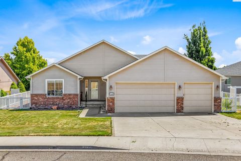 Photo of 1120 Tomich Ave, Richland, WA 99352 (MLS # 285621)