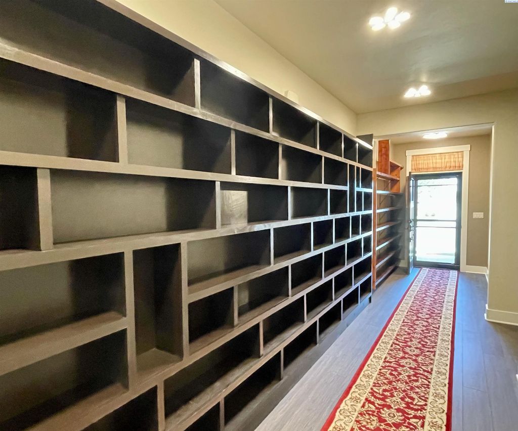 Photo of 2313 Copperhill Street, Richland, WA 99354 (MLS # 292456)