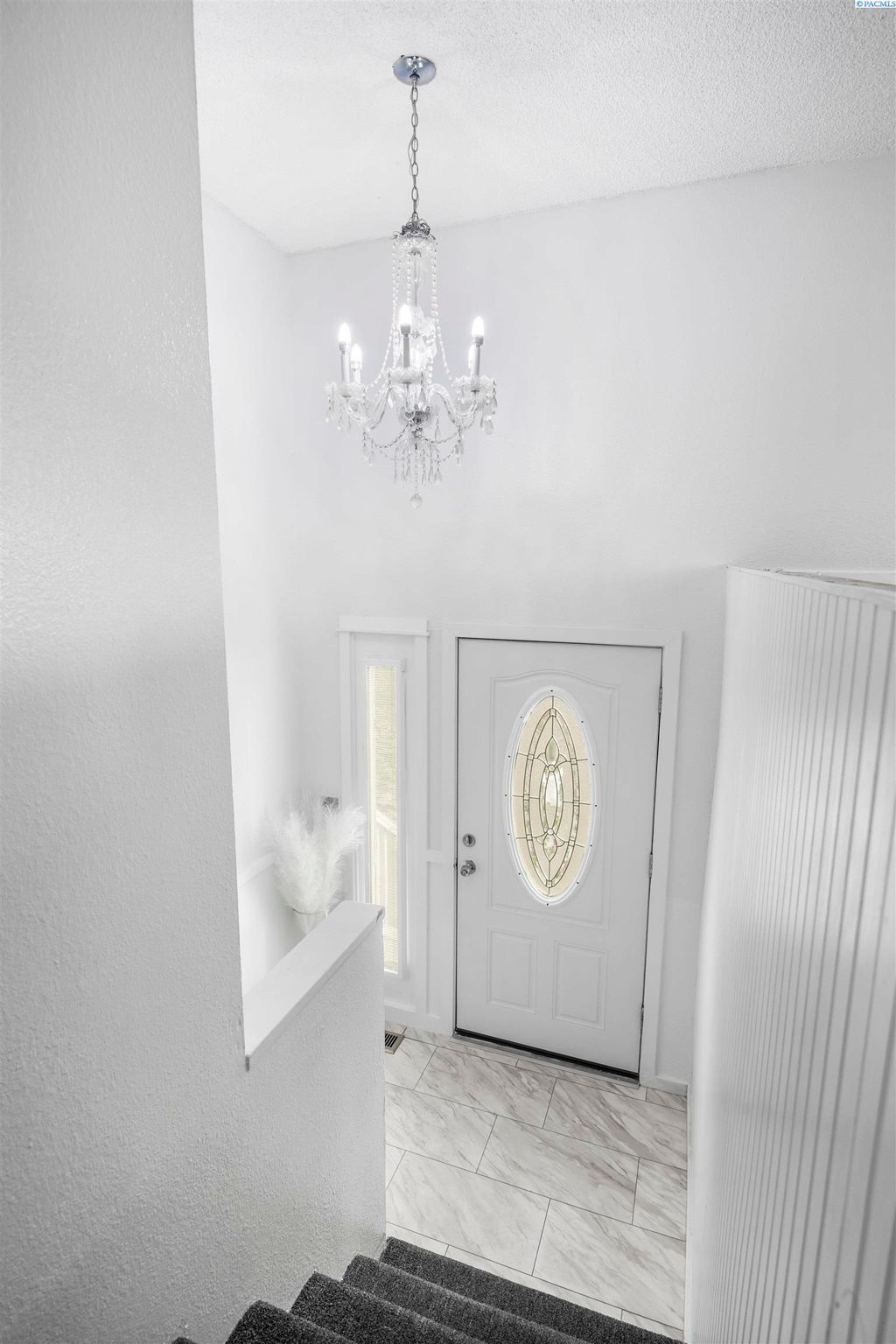 Photo of 5832 Curlew Lane, Pasco, WA 99301 (MLS # 290477)