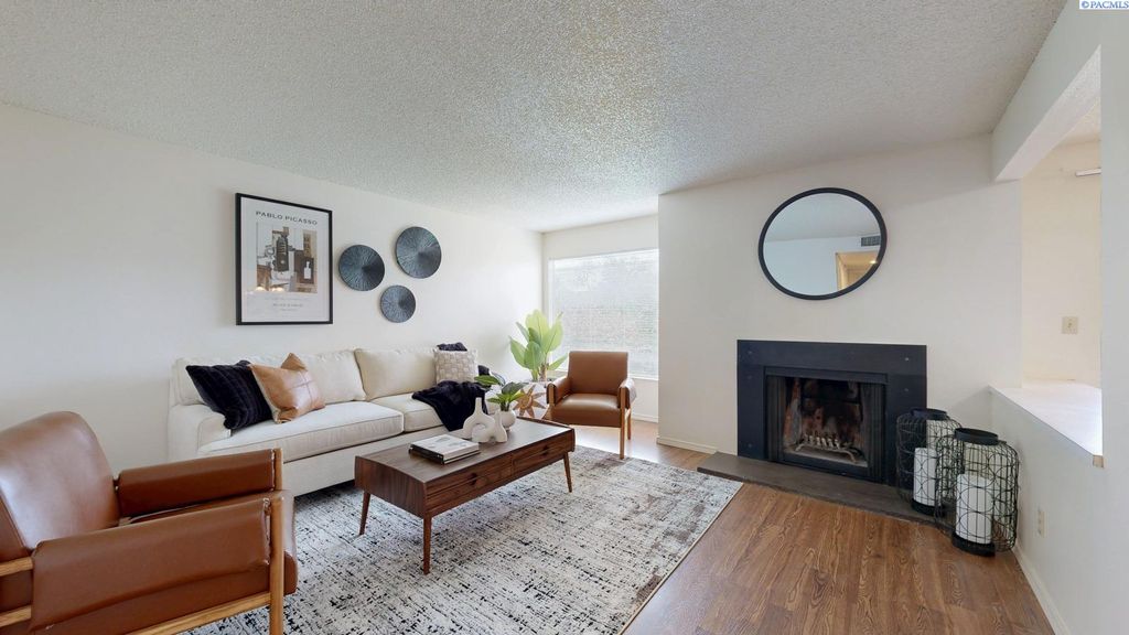 Photo of 303 Gage Boulevard, # 223 Blvd, Richland, WA 99352 (MLS # 288023)