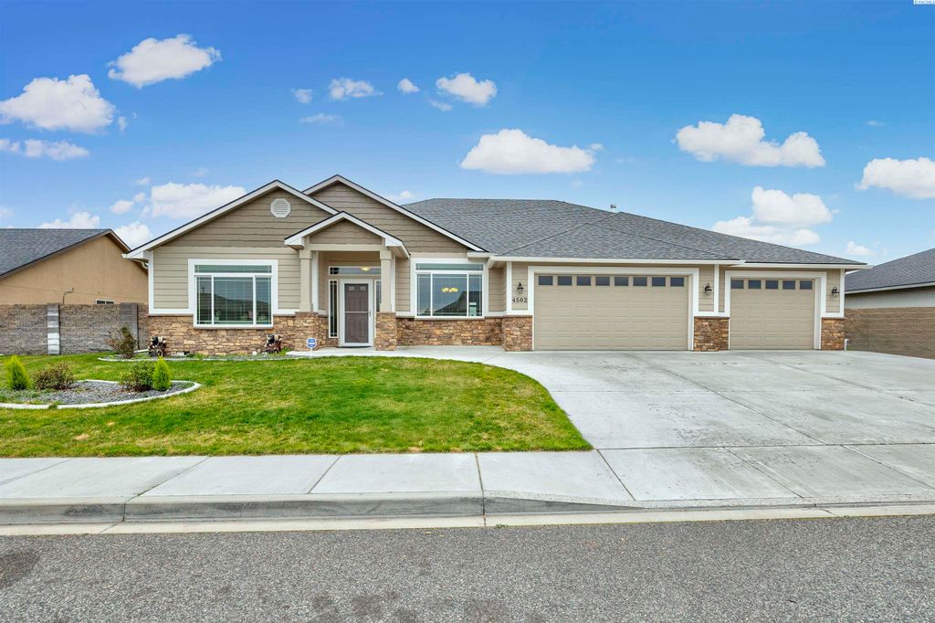 Photo of 4502 Tamarisk Drive, Pasco, WA 99301 (MLS # 291383)