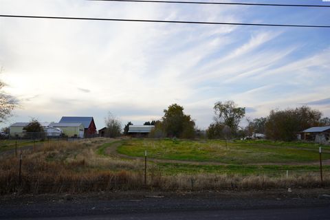 Photo of NKA W North River Rd Lot 4, Prosser, WA 99350 (MLS # 288872)