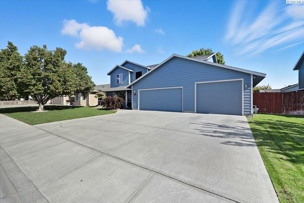 Photo of 5107 Valdez Ln, Pasco, WA 99301 (MLS # 288149)