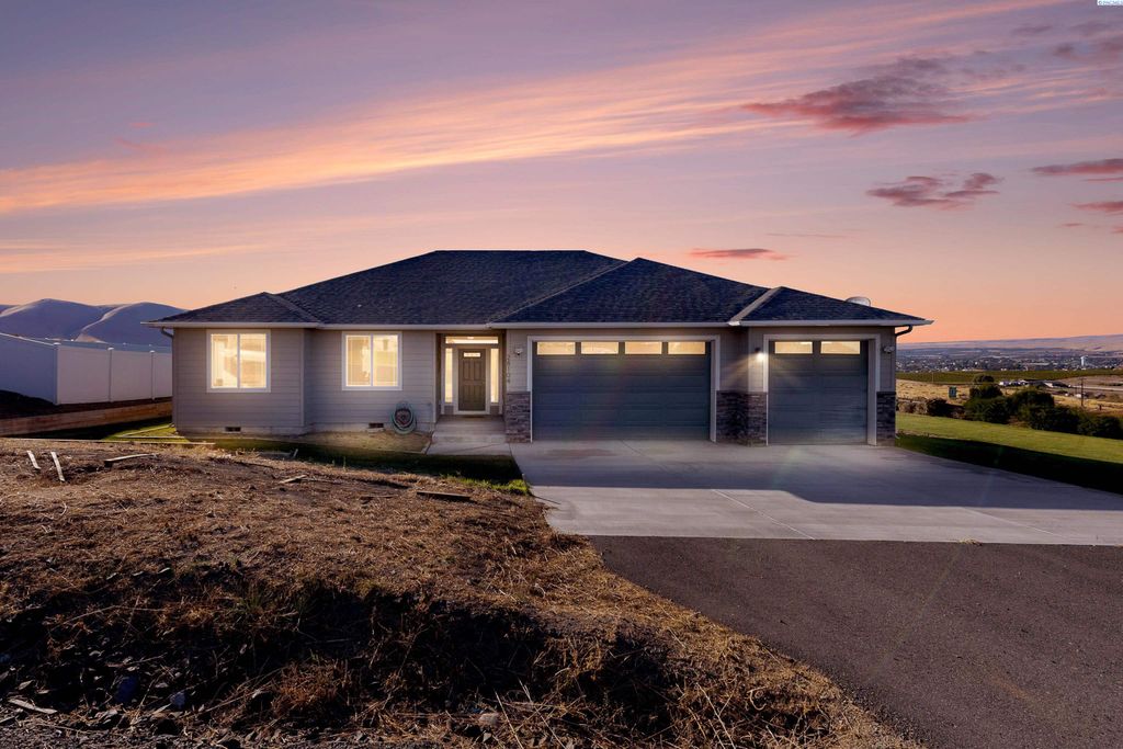 Photo of 28104 N Pear Dr, Benton City, WA 99320 (MLS # 288232)