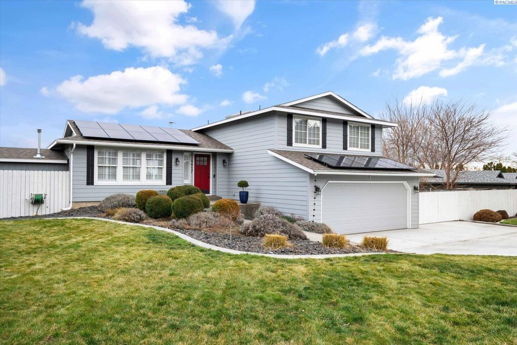Photo of 4617 S Quincy Place, Kennewick, WA 99337 (MLS # 290710)