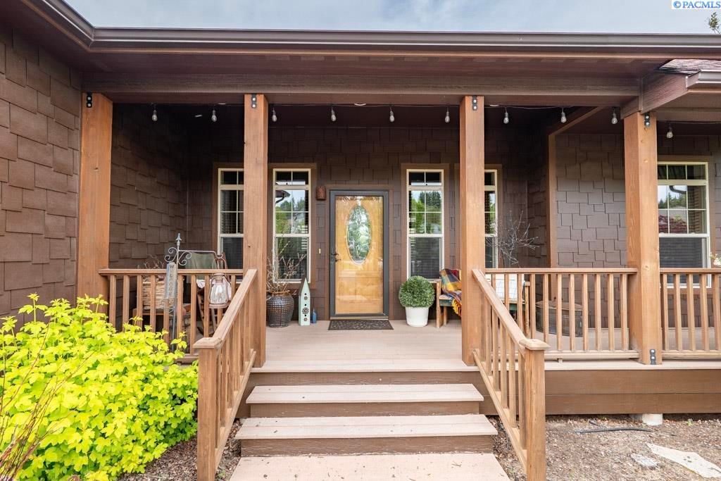 Photo of 920 SW Center Street, Pullman, WA 99163 (MLS # 292910)