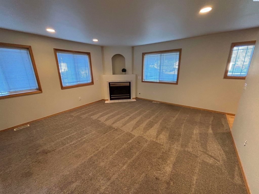 Photo of 2515 NW Wallingford Ct, Pullman, WA 99163 (MLS # 287728)
