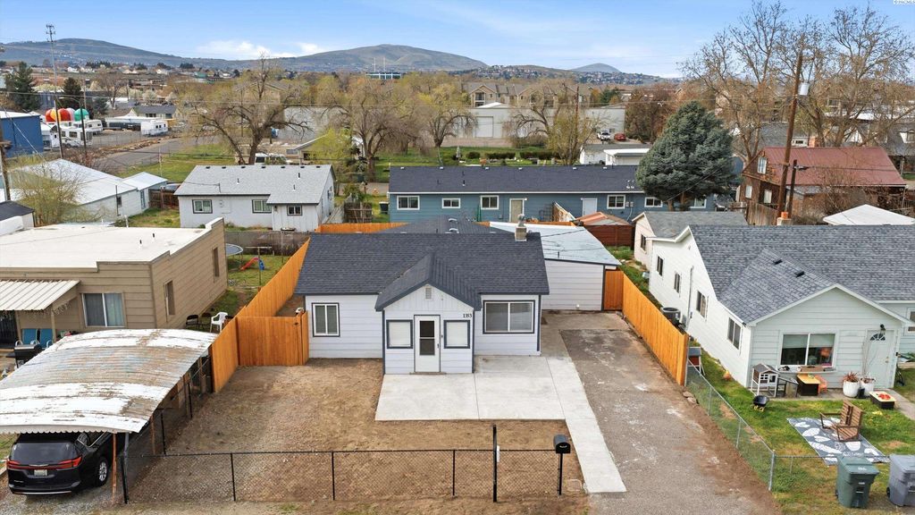 Photo of 1353 Carolina Ave, Richland, WA 99352 (MLS # 291047)