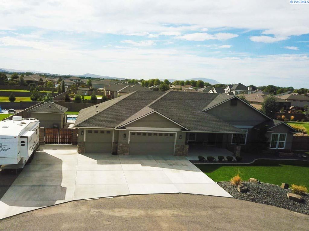 Photo of 7004 Sandy Ridge Road, Pasco, WA 99301 (MLS # 292142)