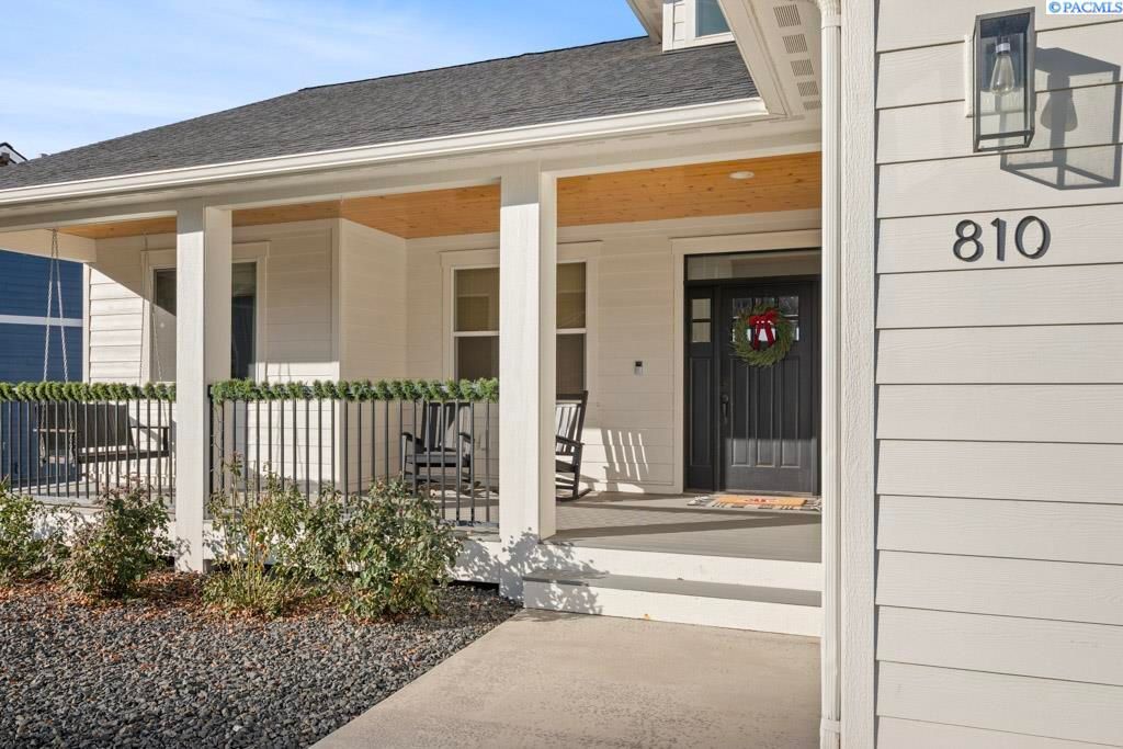 Photo of 810 SW Finch Way, Pullman, WA 99163 (MLS # 289563)
