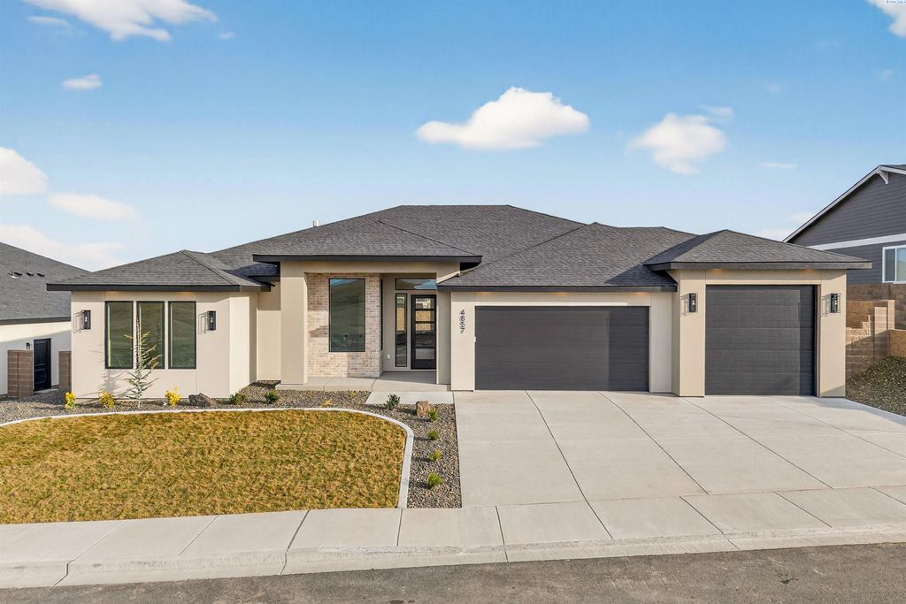 Photo of 4857 S Reed St, Kennewick, WA 99337 (MLS # 289805)