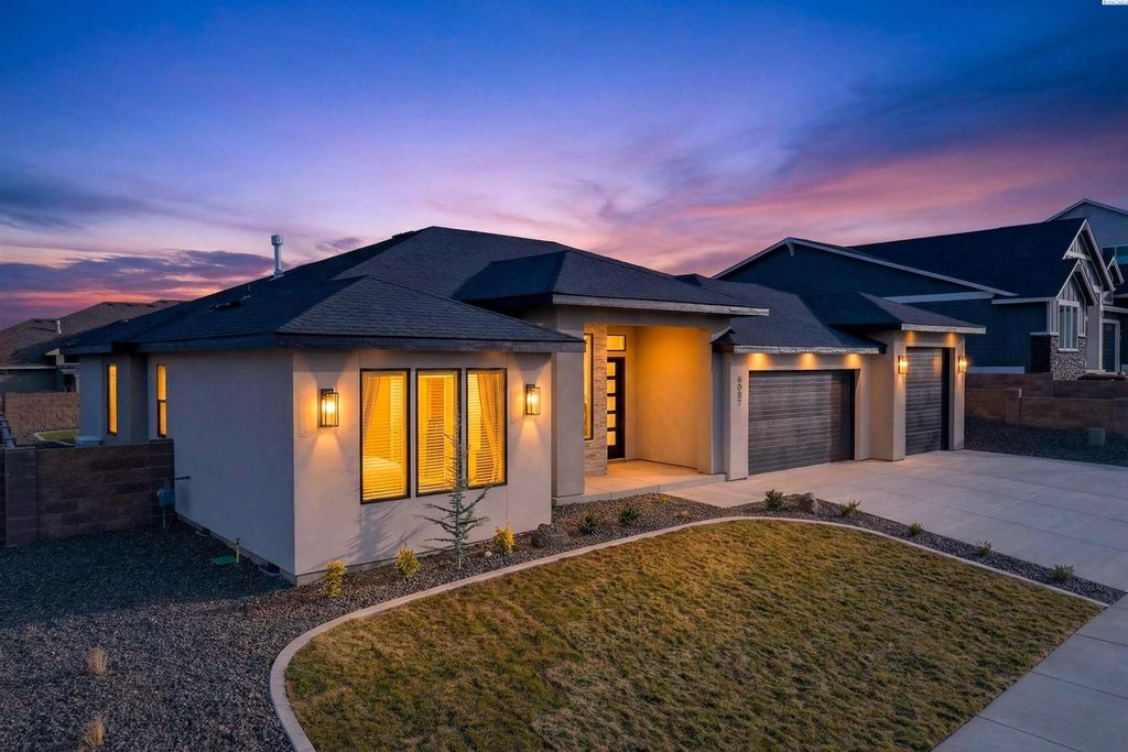 Photo of 4857 S Reed St, Kennewick, WA 99337 (MLS # 289805)