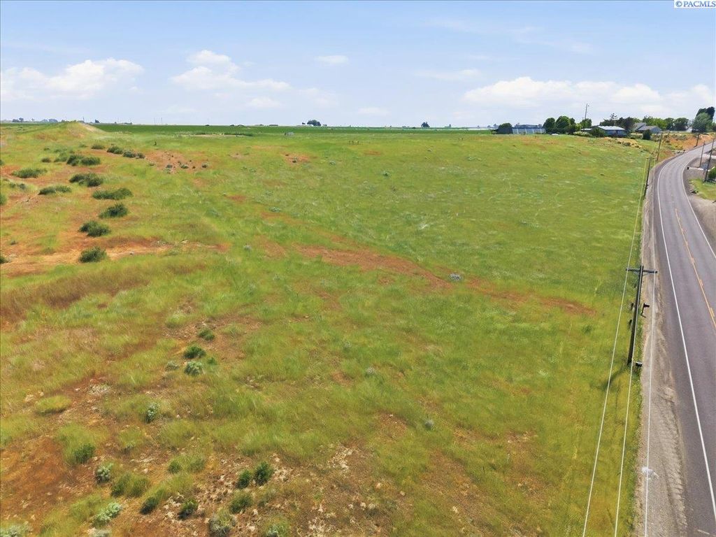 Photo of 7198 Columbia River Rd, Pasco, WA 99301 (MLS # 292797)