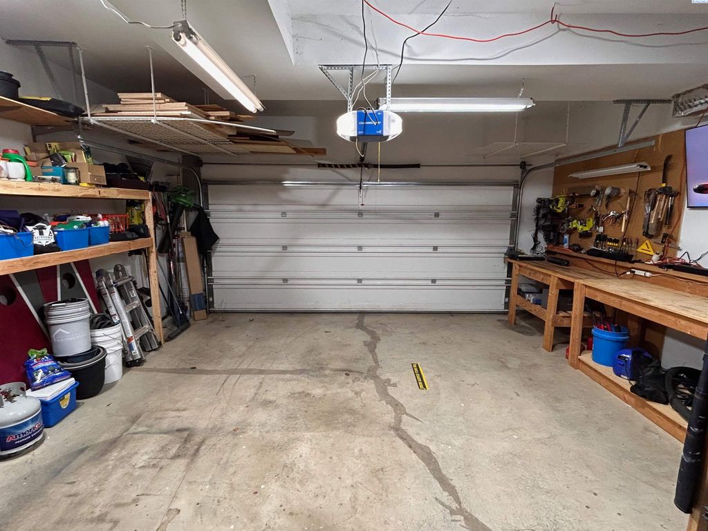 Photo of 1725 NW Ventura Dr, Pullman, WA 99163 (MLS # 292089)