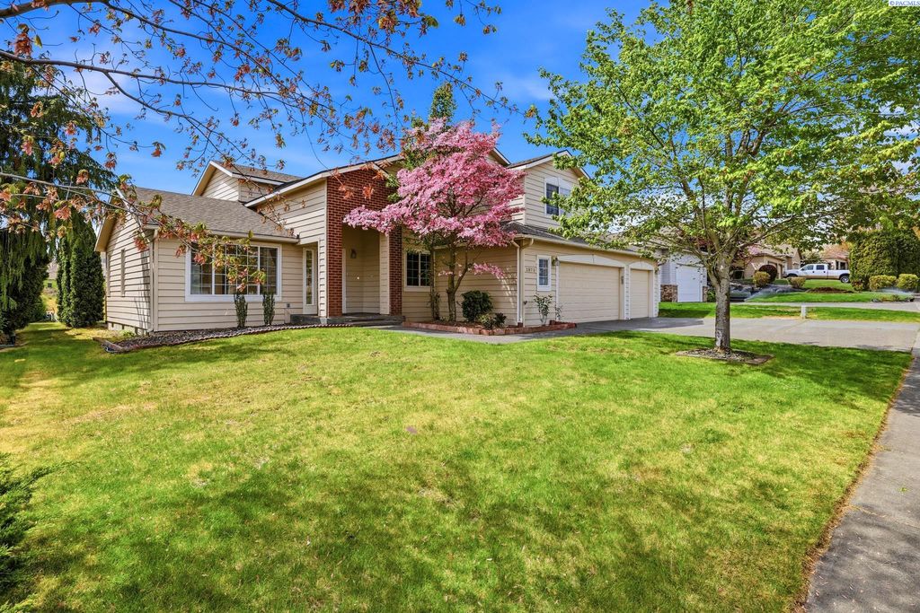Photo of 2873 Troon Ct, Richland, WA 99354 (MLS # 292338)