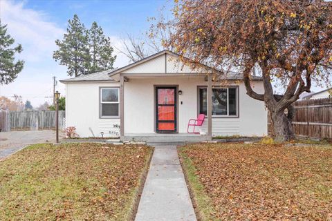 Photo of 2213 W 6th Ave, Kennewick, WA 99336 (MLS # 289055)