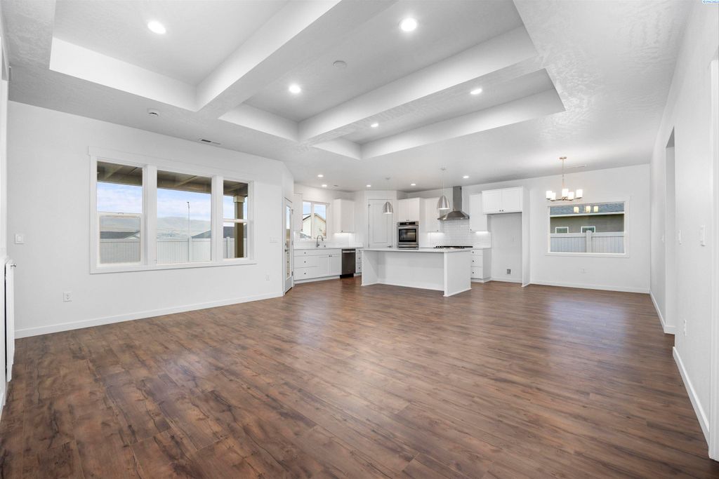 Photo of 211 Packer St, Prosser, WA 99350 (MLS # 291407)