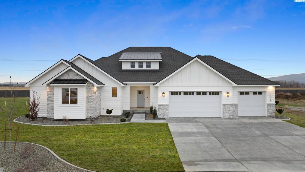 Photo of 12712 Blackfoot Dr, Pasco, WA 99301 (MLS # 290367)