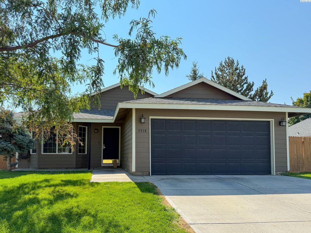 Photo of 7712 Thetis Drive, Pasco, WA 99301 (MLS # 290380)