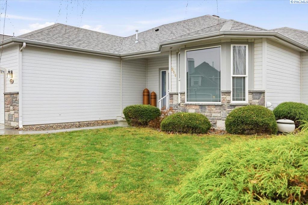 Photo of 211 Thyme Circle, Richland, WA 99352 (MLS # 289279)