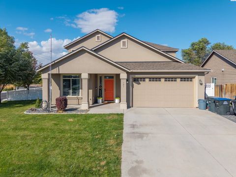 Photo of 401 S Birch Street, Moses Lake, WA 98837 (MLS # 287697)
