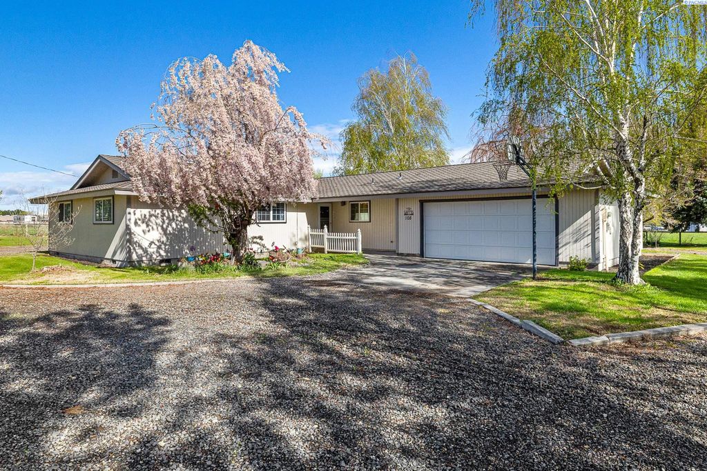Photo of 108 W 45th Avenue, Kennewick, WA 99337 (MLS # 289730)