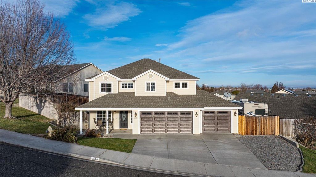 Photo of 2510 W 35th Avenue, Kennewick, WA 99352 (MLS # 289425)