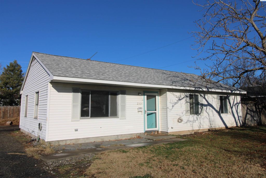 Photo of 2304 Frankfort St, Richland, WA 99352 (MLS # 289140)