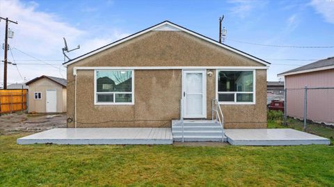 Photo of 909 S 9th Ave, Pasco, WA 99301 (MLS # 289540)