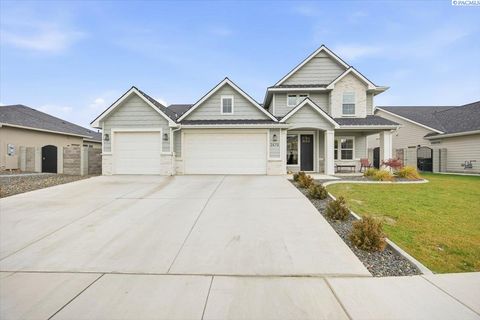 Photo of 2473 Maggio Loop, Richland, WA 99352 (MLS # 288802)