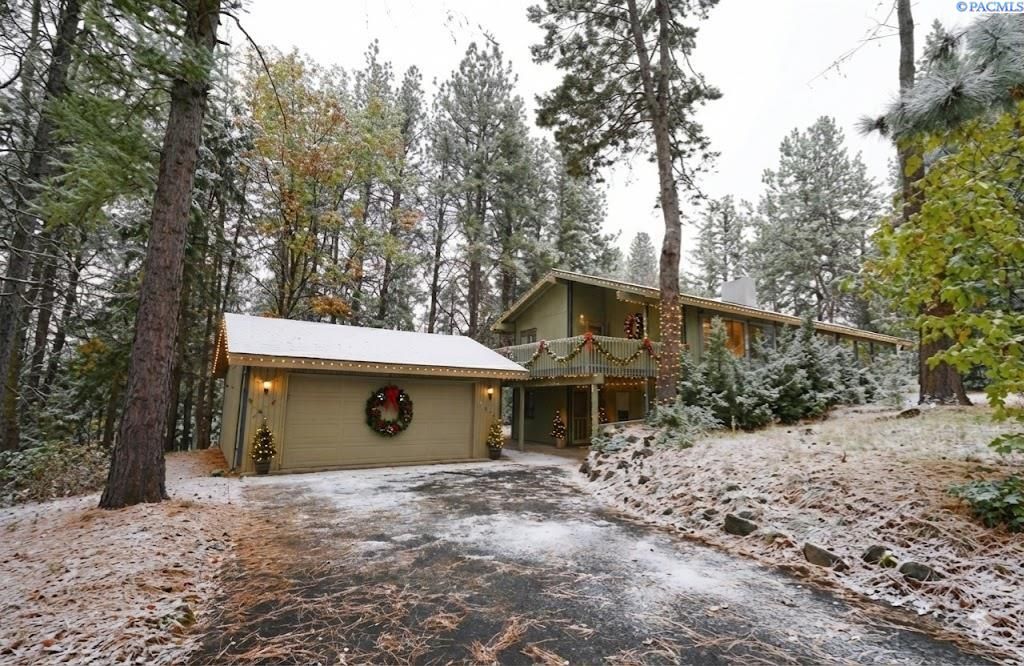 Photo of 1655 SW View Dr, Pullman, WA 99163 (MLS # 288208)