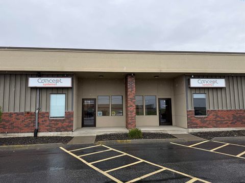 Photo of 7103 W Clearwater Ave #G, Kennewick, WA 99336 (MLS # 292339)