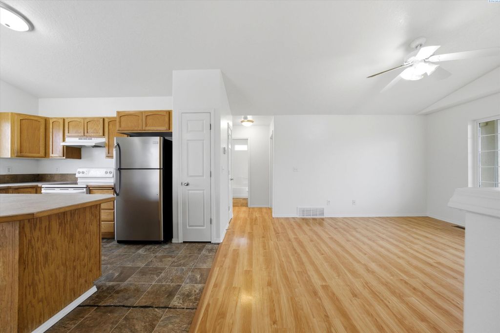 Photo of 5808 Hudson Dr, Pasco, WA 99301 (MLS # 291261)