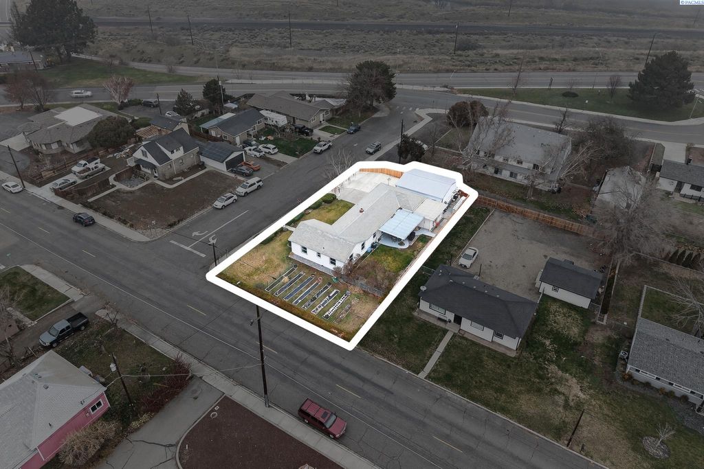 Photo of 720 Brock Ct, Prosser, WA 99350 (MLS # 289263)