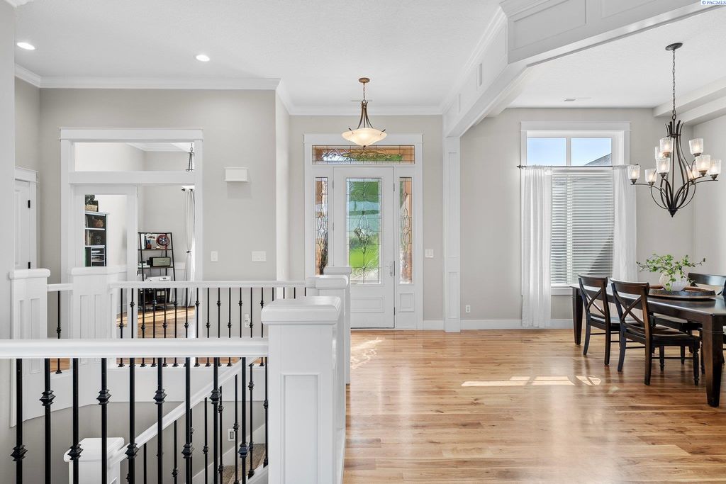 Photo of 1430 Purple Sage St, Richland, WA 99352 (MLS # 290584)