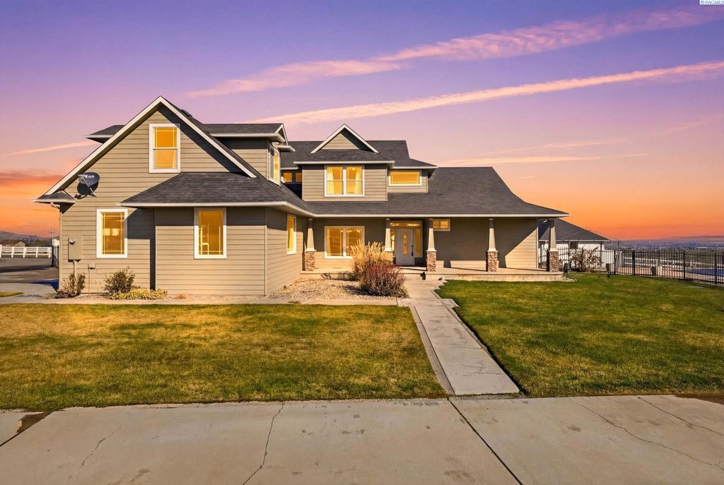 Photo of 21411 S Clodfelter Rd, Kennewick, WA 99338 (MLS # 290776)