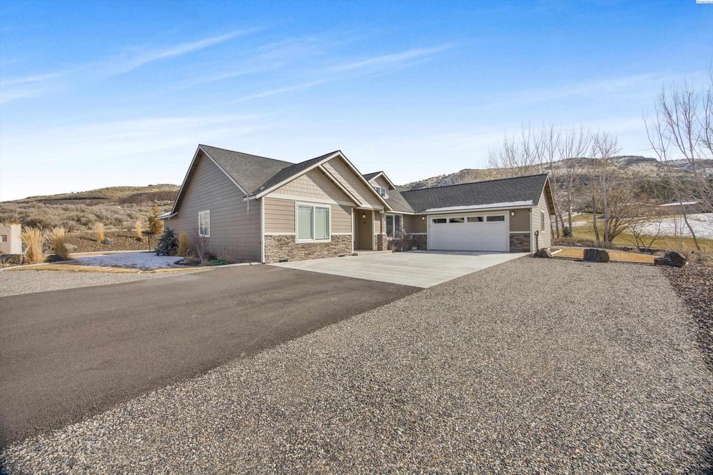 Photo of 105503 E. Badge E Badger Rd, Kennewick, WA 99338 (MLS # 291345)