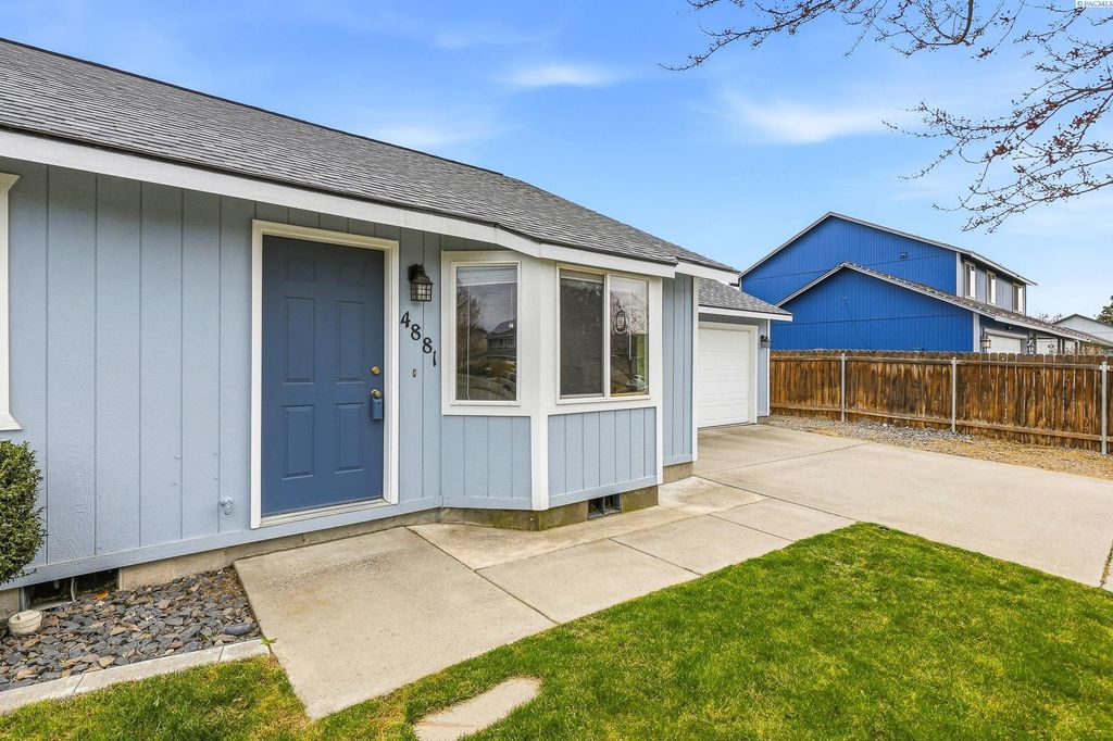 Photo of 4881 Thrush Lane, West Richland, WA 99353 (MLS # 291189)