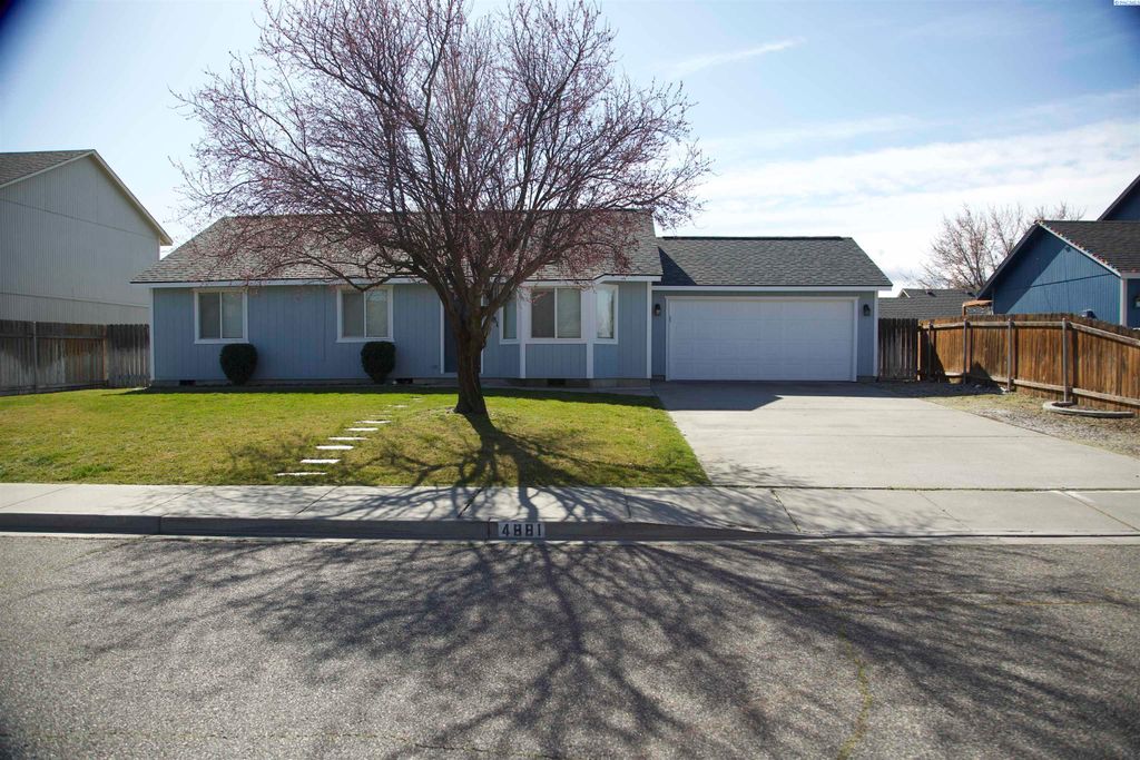 Photo of 4881 Thrush Lane, West Richland, WA 99353 (MLS # 291189)