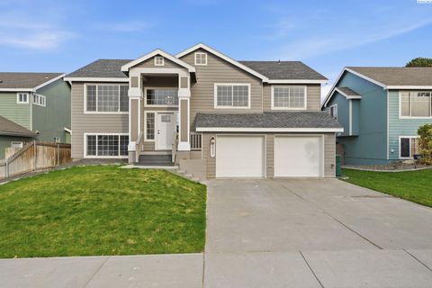 Photo of 8832 W Klamath Ave, Kennewick, WA 99336 (MLS # 288852)