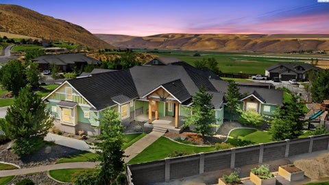 Photo of 75103 E Reata Rd, Kennewick, WA 99338 (MLS # 294773)