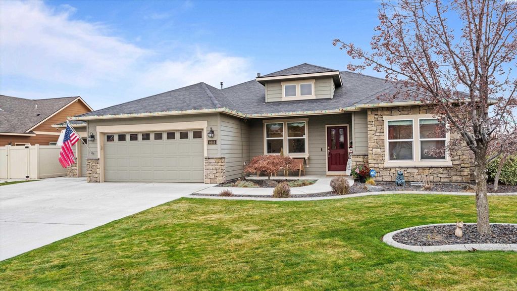 Photo of 6614 Aintree Drive, Pasco, WA 99301 (MLS # 289455)