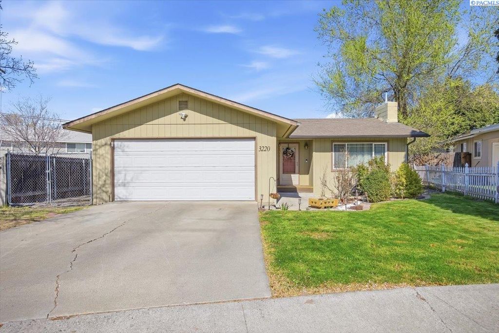 Photo of 3220 W 3rd Ave, Kennewick, WA 99336 (MLS # 291684)