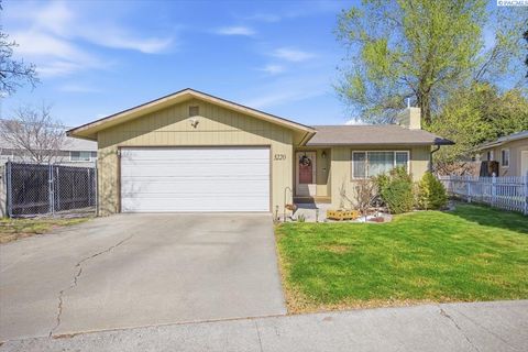 Photo of 3220 W 3rd Ave, Kennewick, WA 99336 (MLS # 291684)