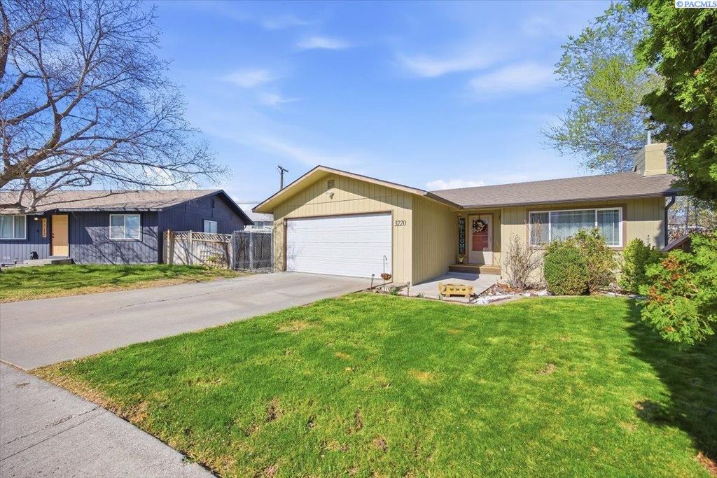 Photo of 3220 W 3rd Ave, Kennewick, WA 99336 (MLS # 291684)