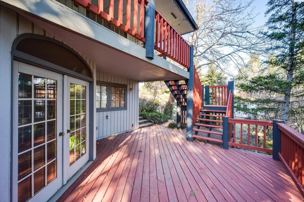 Photo of 945 SW Alcora Dr, Pullman, WA 99163 (MLS # 290071)