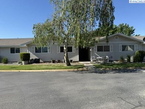 Photo of 4203 #11 W Kennewick Ave, Kennewick, WA 99336 (MLS # 292982)