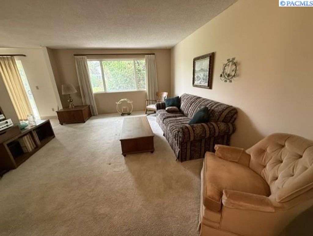 Photo of 4203 #11 W Kennewick Ave, Kennewick, WA 99336 (MLS # 292982)