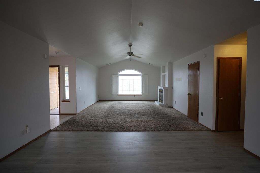 Photo of 8722 W Bonnie Ave, Kennewick, WA 99336 (MLS # 291791)