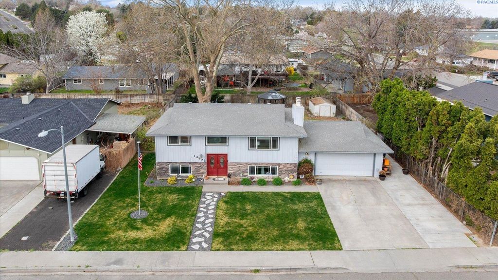Photo of 1430 S Garfield Pl, Kennewick, WA 99337 (MLS # 291095)